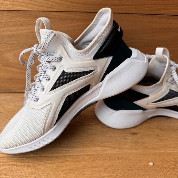 REEBOK Freestyle Motion Sneaker White, green and black - Size 8 - Picture 3 of 17